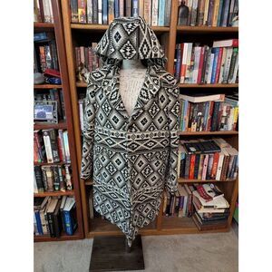 Freeborn Men's XL Black White Aztec Print Heavyweight Velvet Lined Hooded Jacket